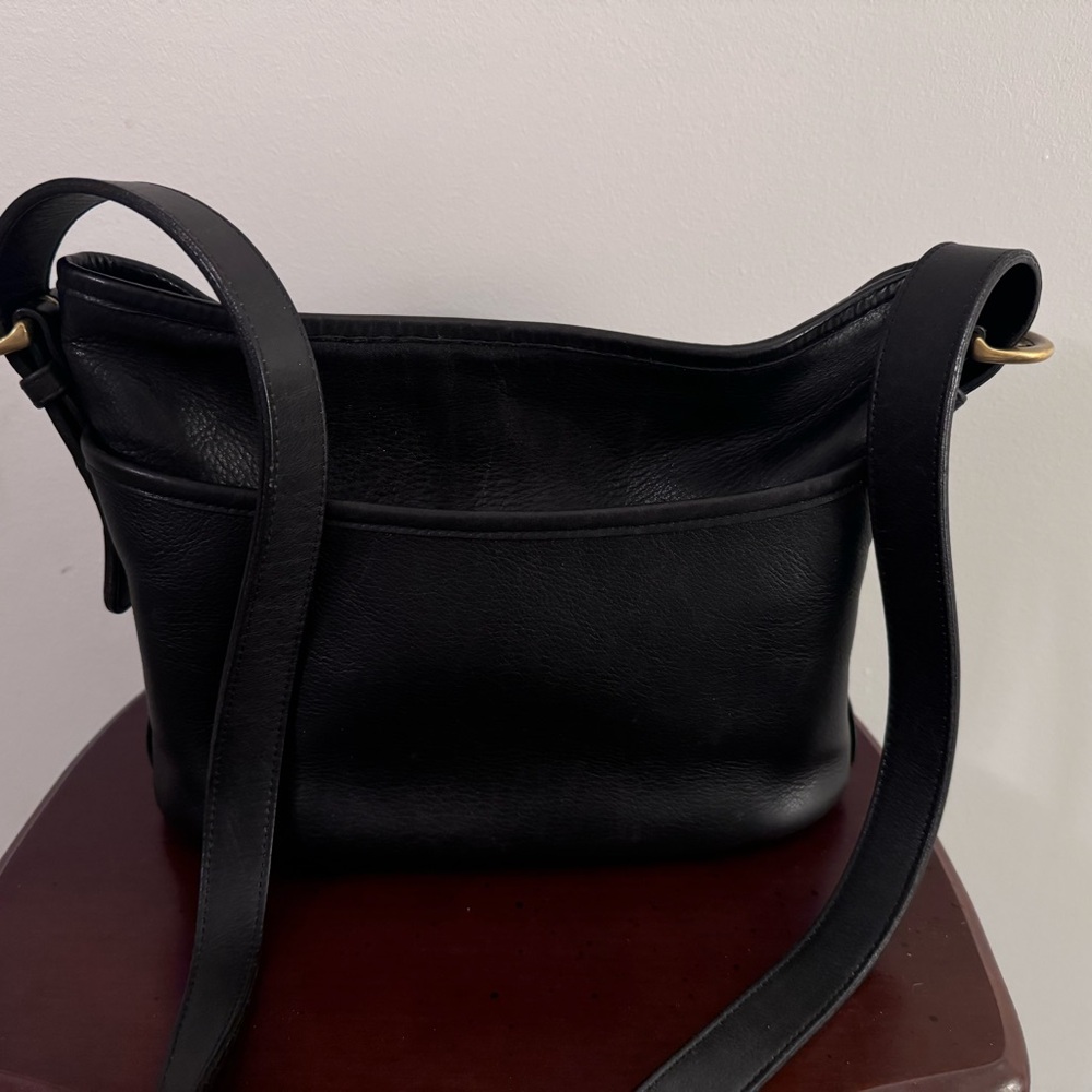 Vintage black coach Worth 4143